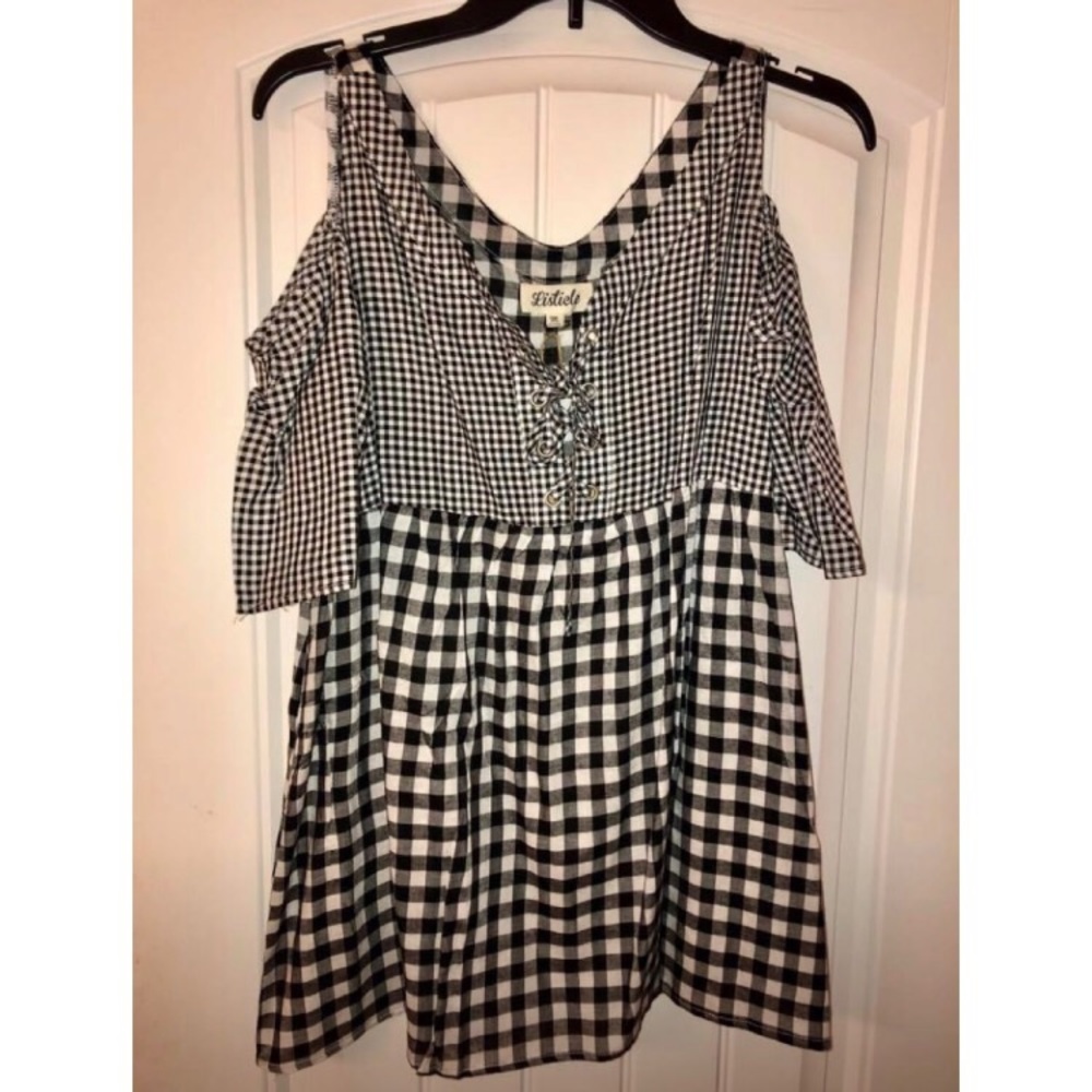 Cold shoulder top